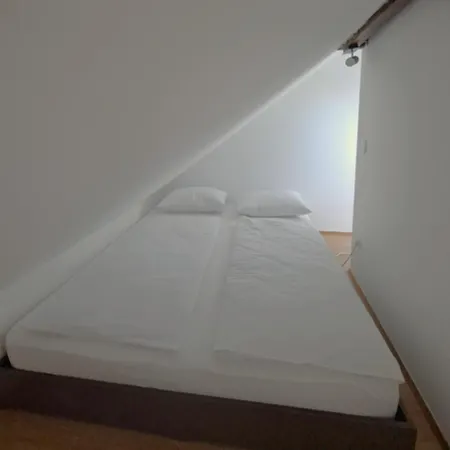 Ams *